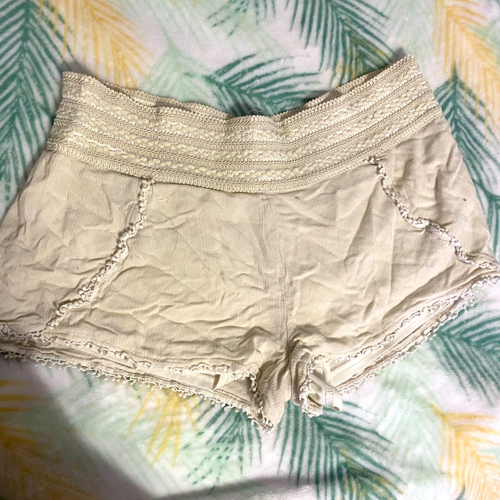 Beige flowy sleep shorts